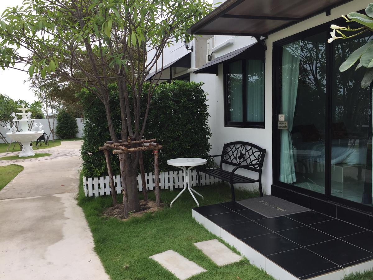 Loft Caravan Resort Haad Chao Samran Extérieur photo