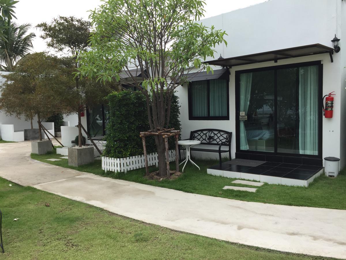Loft Caravan Resort Haad Chao Samran Extérieur photo