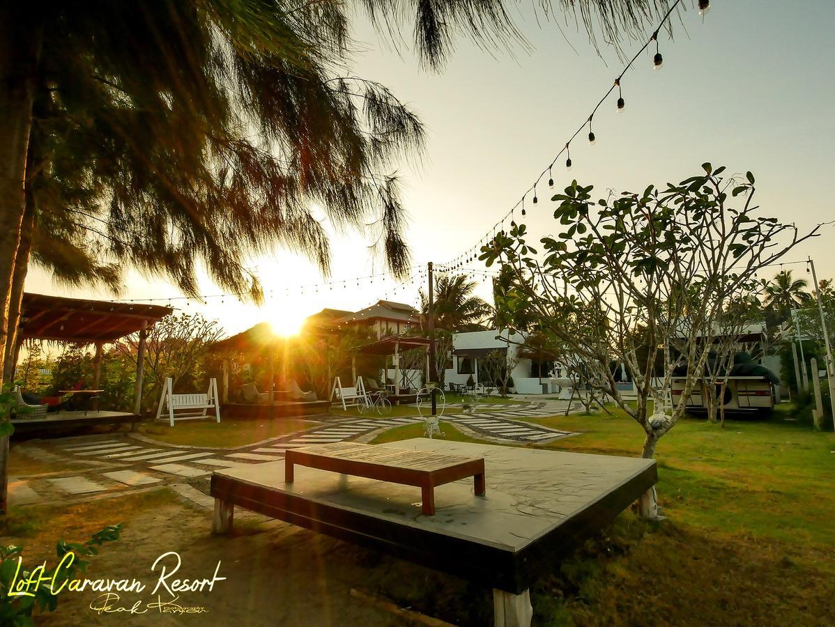Loft Caravan Resort Haad Chao Samran Extérieur photo