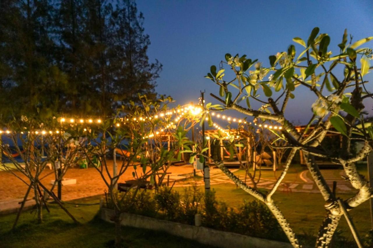 Loft Caravan Resort Haad Chao Samran Extérieur photo